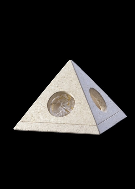 Kristall-Skulptur Stein-Pyramide
